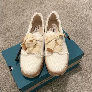 TOMS Cream Espadrille Lace-Up Platform Slip-Ons